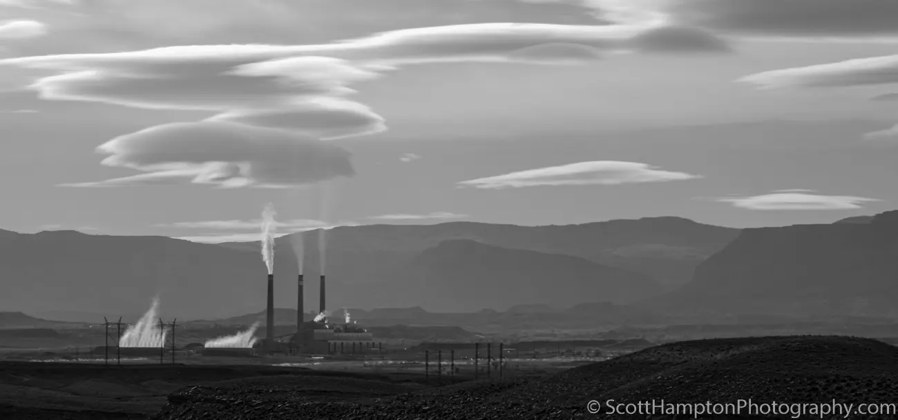 Hunter Power Plant, Utah.... Flying Saucers